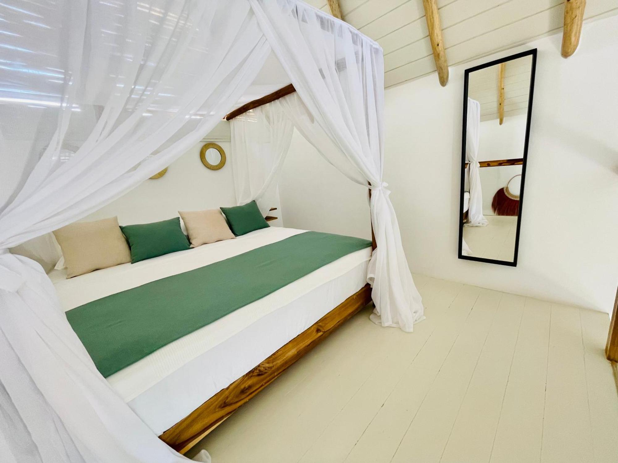 Leeloo Boutique Hotel Лас Теренас Екстериор снимка